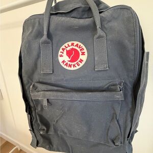 Fjallraven Kånken Charcoal Backpack